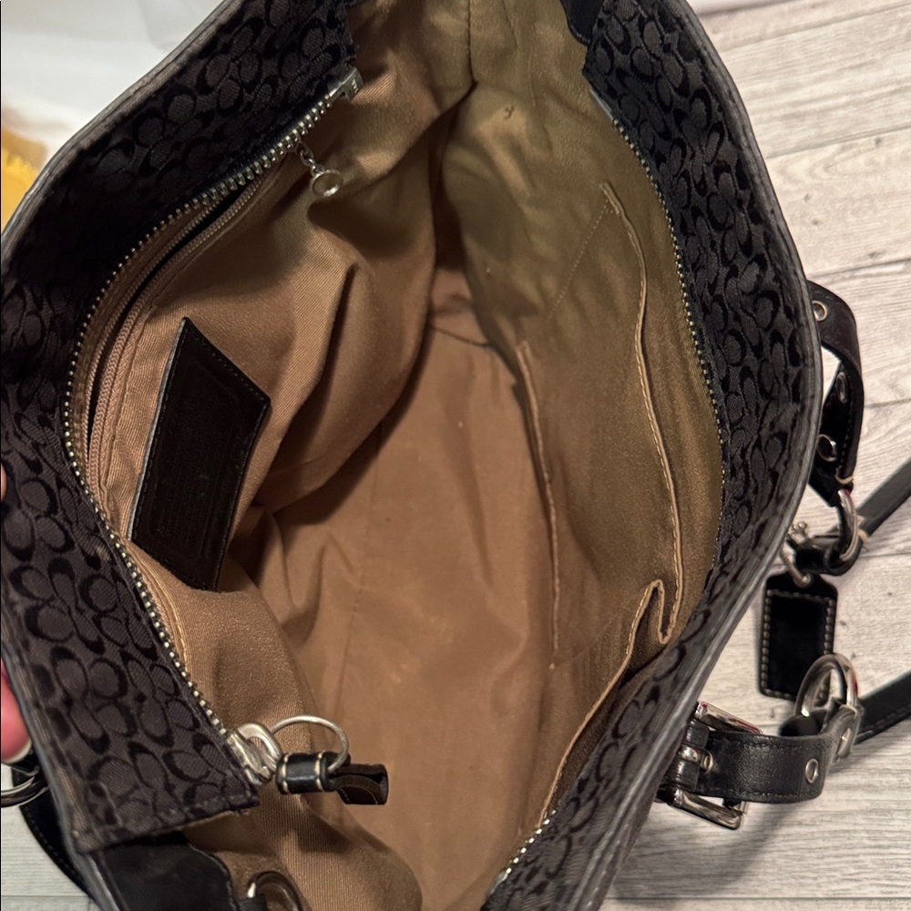 Coach Black Leather Interior Creed Patch with Tan Lining - Picture 5 of 5